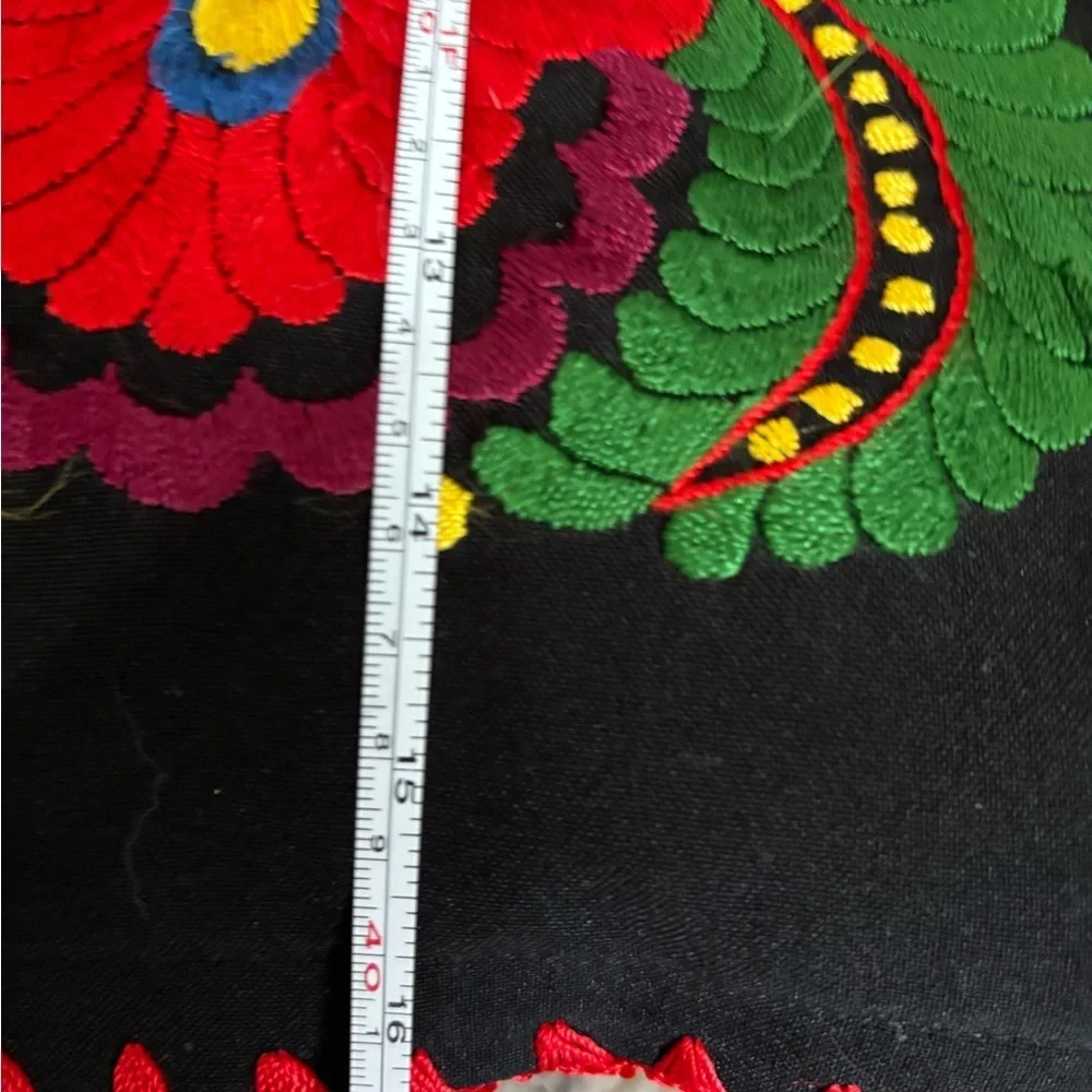 Matyo Hungarian bold red